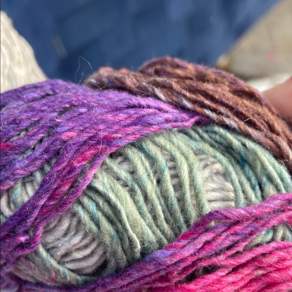 NORO AYATORI TheWorld of Nature Luxury Yarn Three 50 gram balls in bundle - Picture 7 of 10